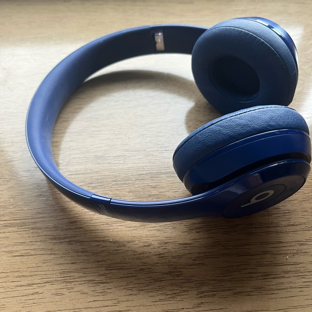 Beats wireless headphones